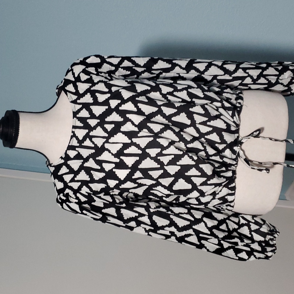 Black and white Hazel top